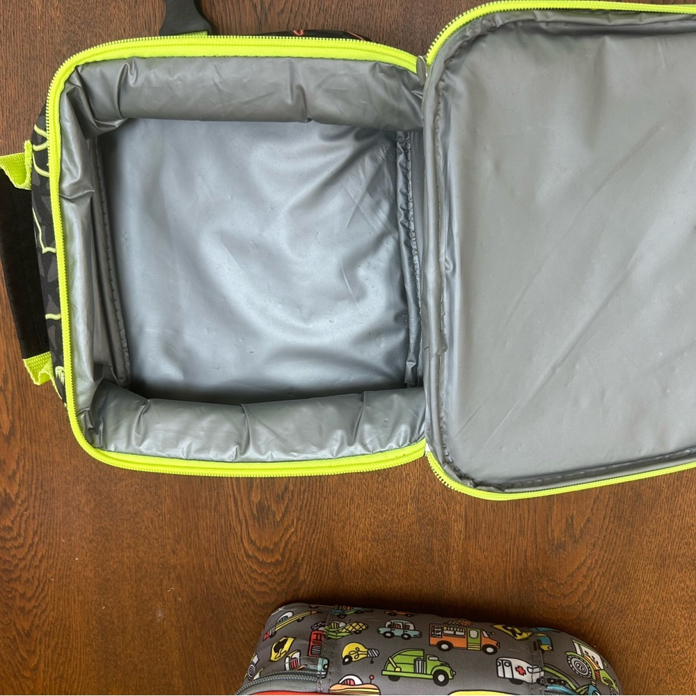 Two(2) insulated padded lunchboxes, dinosaurs & cars. Preowned, lots life left! - Picture 8 of 9